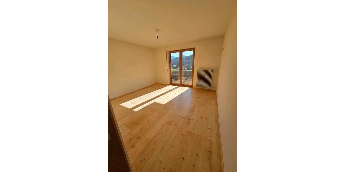 Etagenwohnung Schleching - 3 Zimmer, 120 m&sup2;, 1.400&euro; | Angebot:26067047