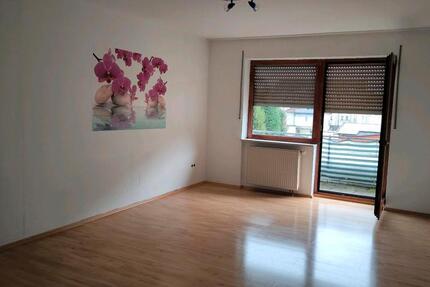 Wohnung Bad Lippspringe - 3 Zimmer, 70 m&sup2;, 635&euro; | Angebot:27604018
