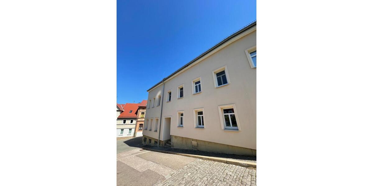 4-Raum-Wohnung mit Balkon und Arbeitszimmer – komplett saniert 4 zimmer