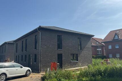 Neubau - Exklusive Doppelhaushälfte zu vermieten (Erstbezug)