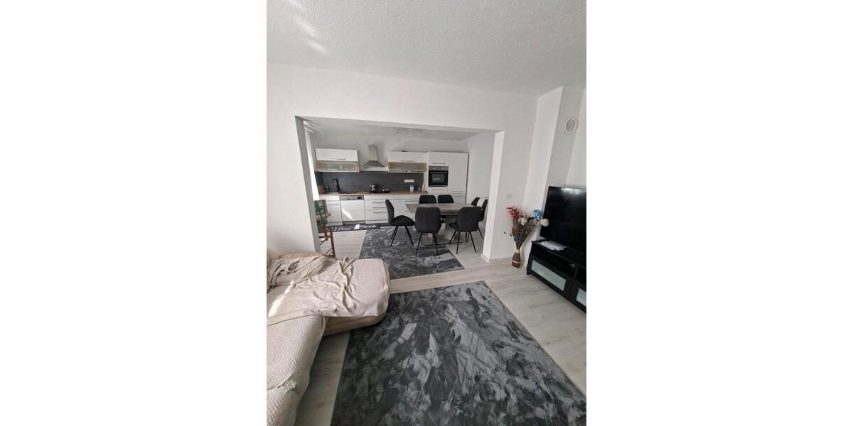 Etagenwohnung Helsa - 6 Zimmer, 102 m&sup2;, 1.000&euro; | Angebot:24730510