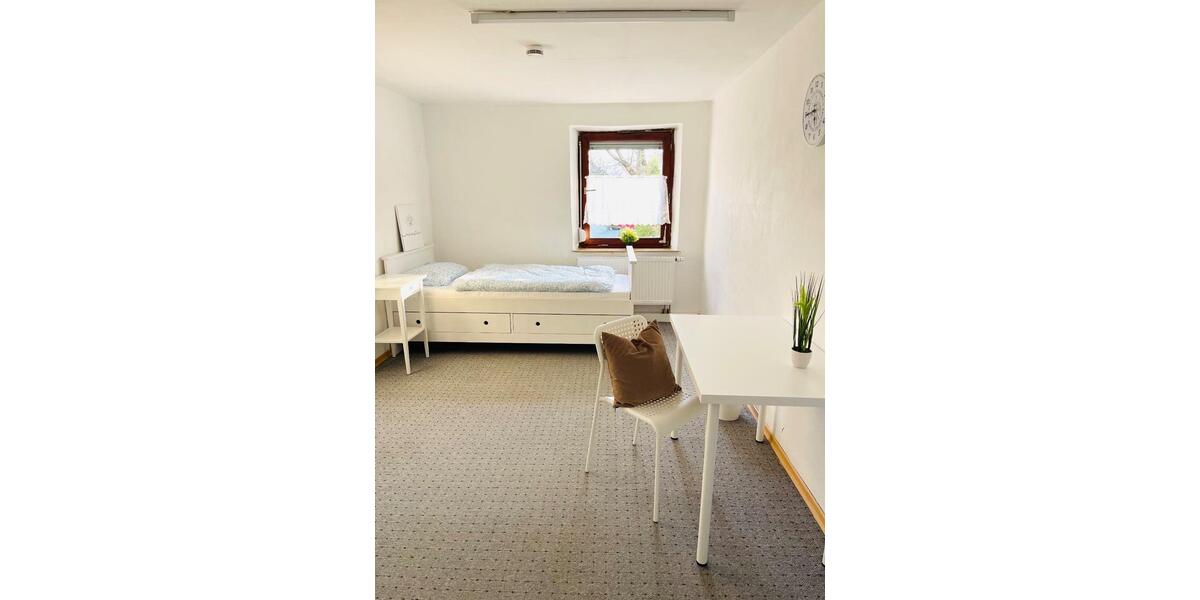 Gäste- und Monteurzimmer nahe Flughafen und Autobahn A 96 7 zimmer