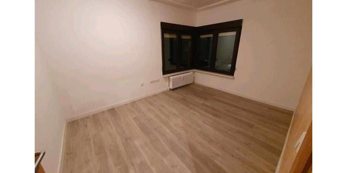 Erdgeschoßwohnung Büdingen - 4 Zimmer, 94 m&sup2;, 1.180&euro; | Angebot:24840576