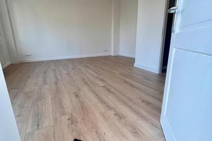 Büro oder Praxisraum zu vermieten !! frisch renoviert zimmer