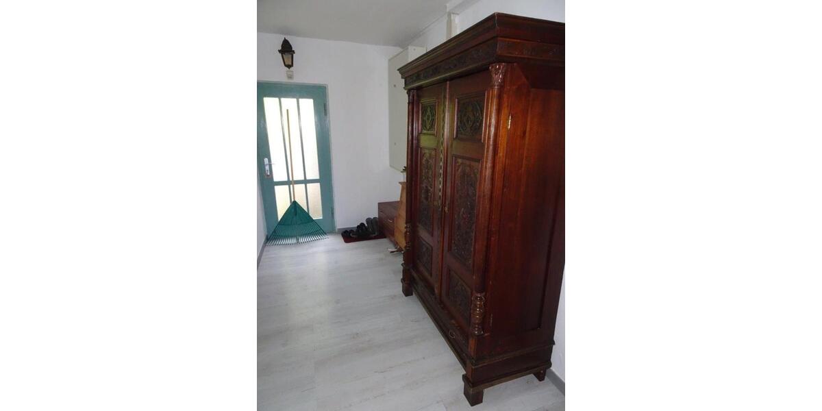 Mehrfamilienhaus, Wohnhaus Dingolfing - 12 Zimmer, 260 m&sup2;, 1.500&euro; | Angebot:24877228