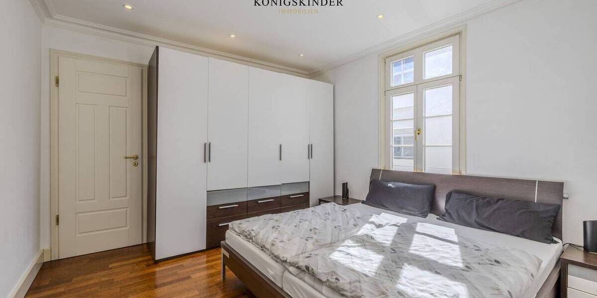 Etagenwohnung Stuttgart Mitte - 5 Zimmer, 130 m&sup2;, 2.700&euro; | Angebot:26859009
