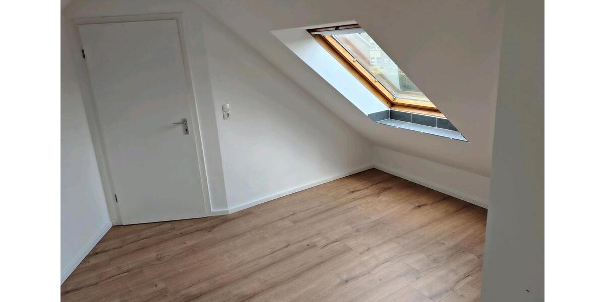 Dachgeschoßwohnung Hamminkeln - 3 Zimmer, 30 m&sup2;, 390&euro; | Angebot:26623769