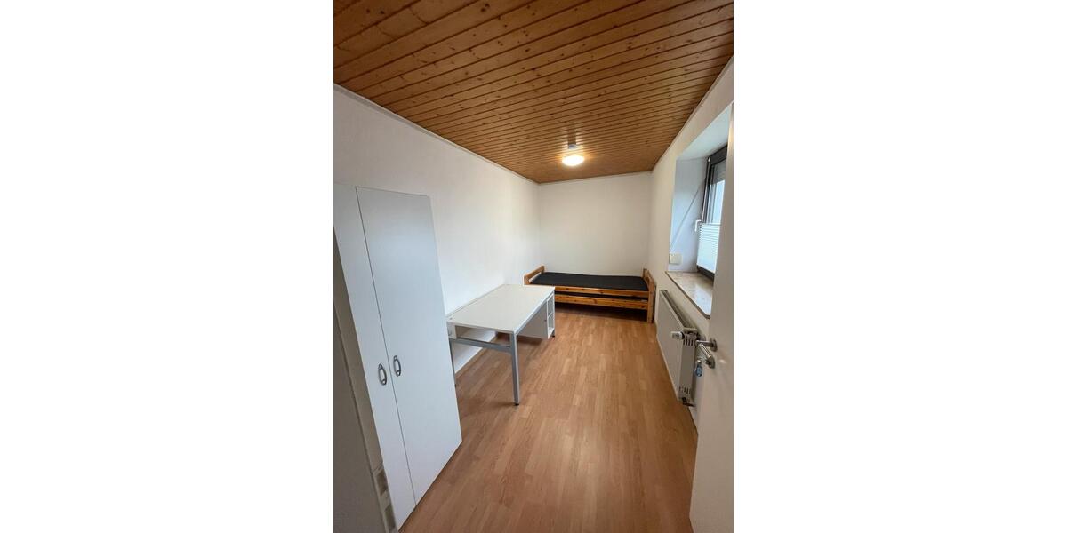 WG Zimmer Möbliert Zentral 3 zimmer