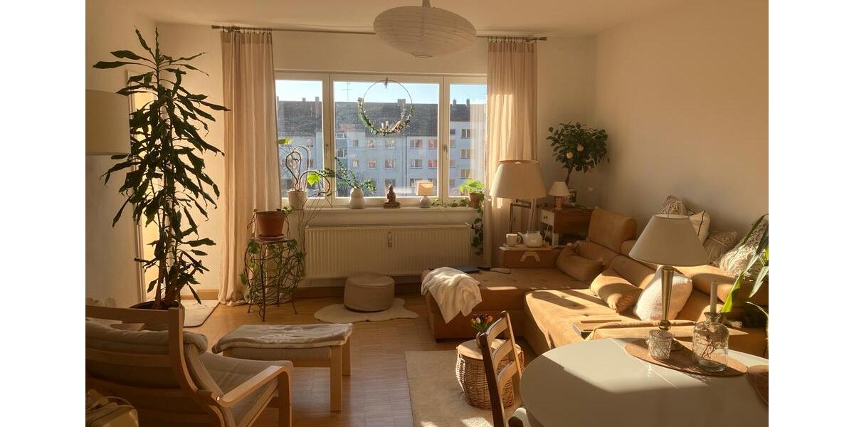 Sonniges WG-Zimmer in Burgnähe mit BadewanneBalkon 1 zimmer