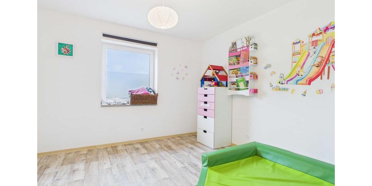 Etagenwohnung Lasbek - 6 Zimmer, 160 m&sup2;, 2.400&euro; | Angebot:25963322