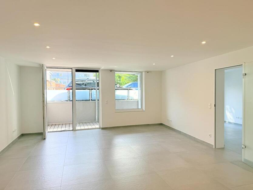 2,5-Zimmer-Wohnung mit Aufzug, Terrasse, Küche und Stellplatz zimmer