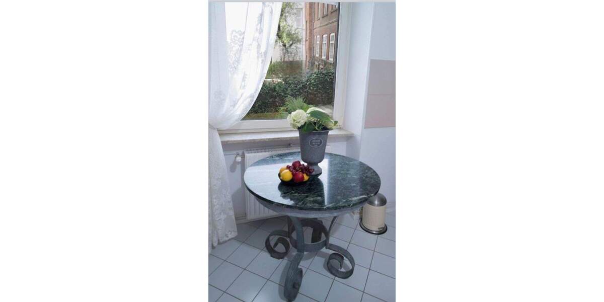 Etagenwohnung Wiesbaden Südost - 2 Zimmer, 91 m&sup2;, 1.390&euro; | Angebot:25760466