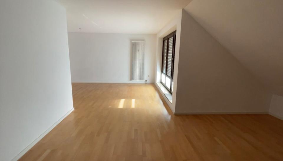 Dachgeschoßwohnung Lichtenfels - 2.5 Zimmer, 73 m&sup2;, 629&euro; | Angebot:26313107