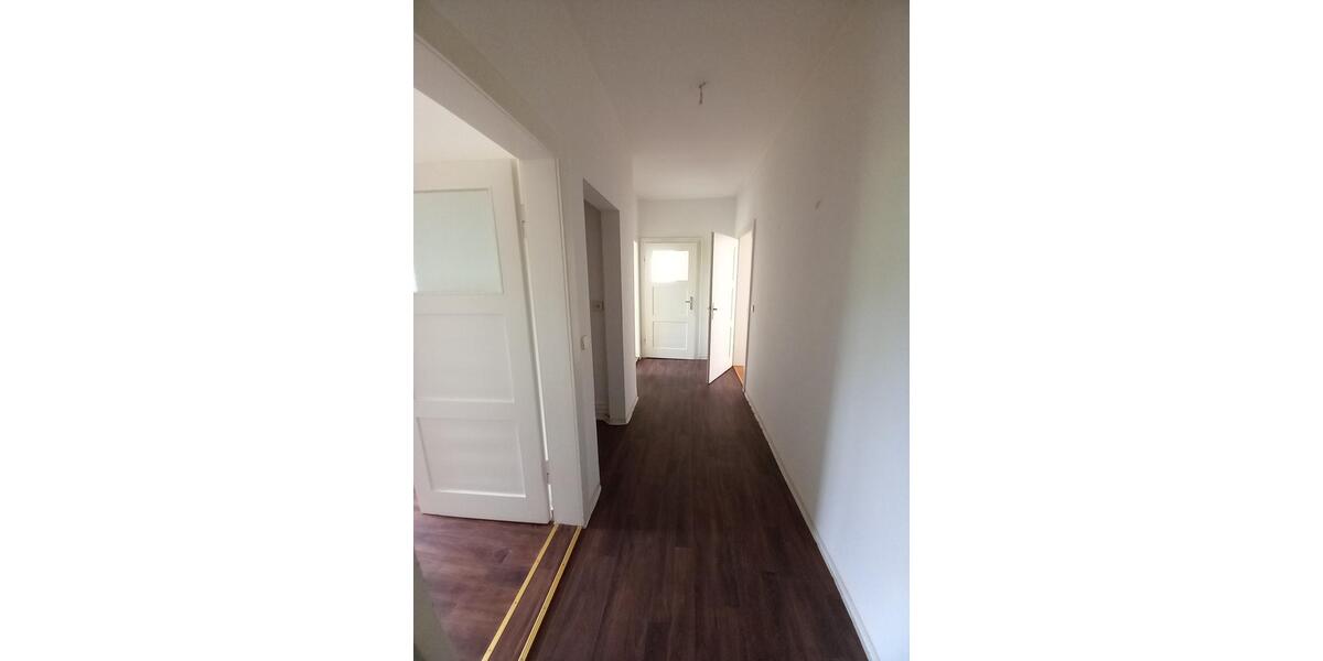 Etagenwohnung Werdau - 3 Zimmer, 65 m&sup2;, 342&euro; | Angebot:25381789
