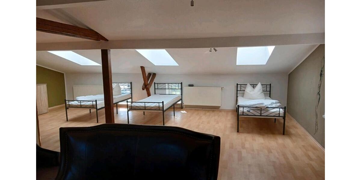 Dachgeschoßwohnung Waren (Müritz) - 3 Zimmer, 160 m&sup2;, 720&euro; | Angebot:25988395