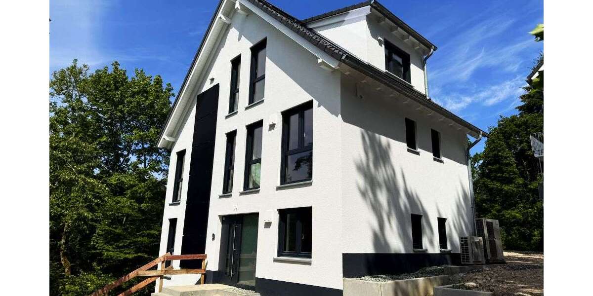 Einfamilienhaus Wiesbaden Nordost - 7 Zimmer, 194 m&sup2;, 3.850&euro; | Angebot:27039894
