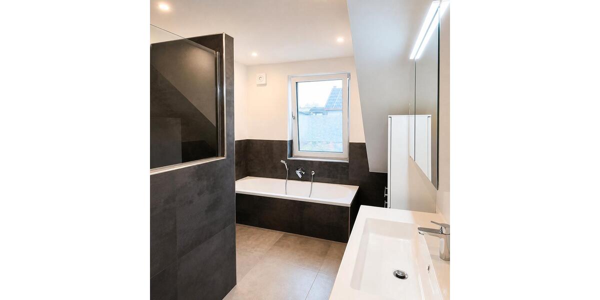 Dachgeschoßwohnung Faulbach - 4 Zimmer, 112 m&sup2;, 1.200&euro; | Angebot:26425732