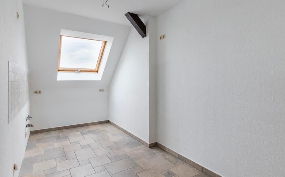 Dachgeschoßwohnung Genthin - 3 Zimmer, 90 m&sup2;, 675&euro; | Angebot:25308683