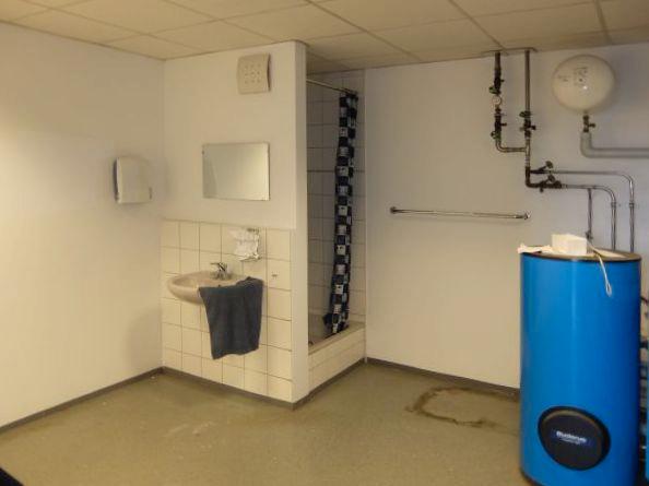 VH2776b Moderne Werkstatt-Lagerhallen mit integrierten Büros und Freiflächen Pentling