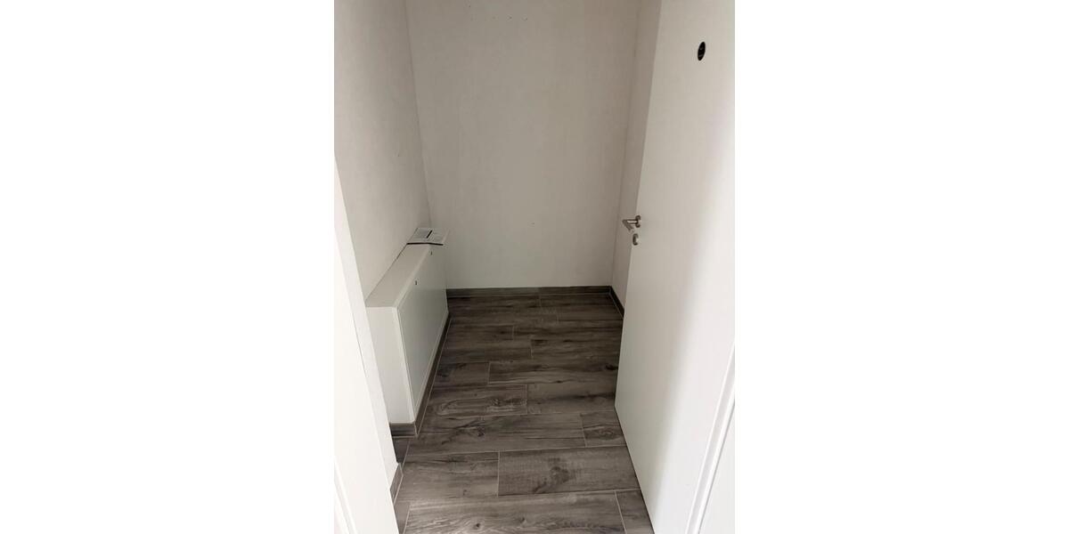 Erdgeschoßwohnung Villingen-Schwenningen Schwenningen - 4 Zimmer, 128 m&sup2;, 1.500&euro; | Angebot:26006377