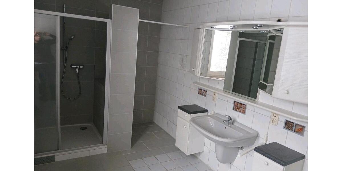 Etagenwohnung Warmensteinach - 5 Zimmer, 150 m&sup2;, 800&euro; | Angebot:24715070