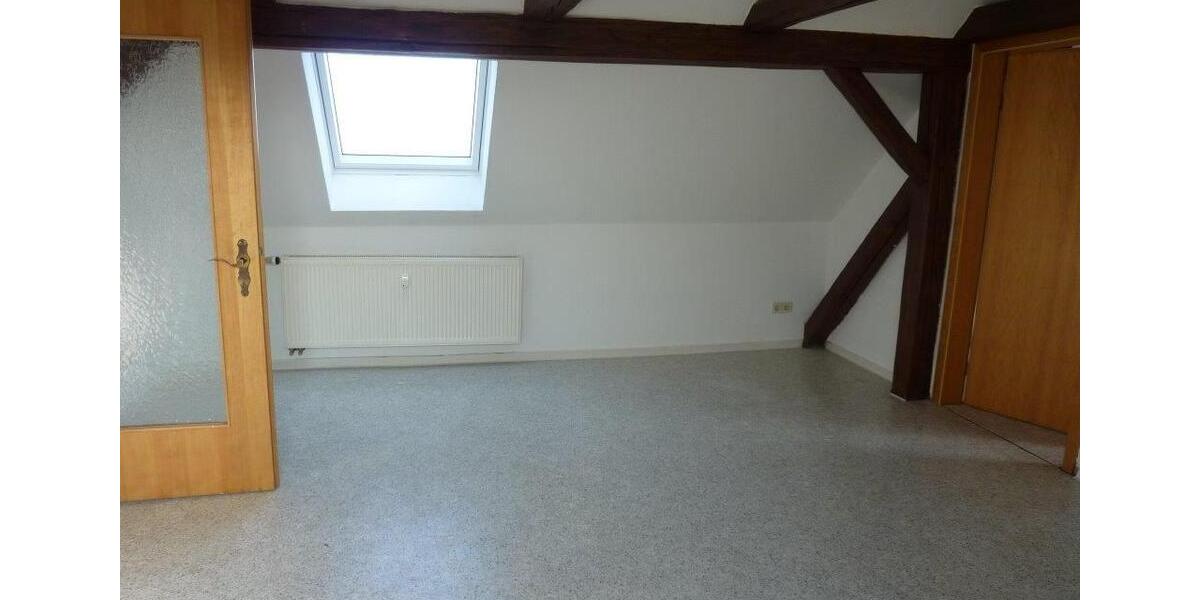 Dachgeschoßwohnung Pegau - 2 Zimmer, 42 m&sup2;, 240&euro; | Angebot:25473975