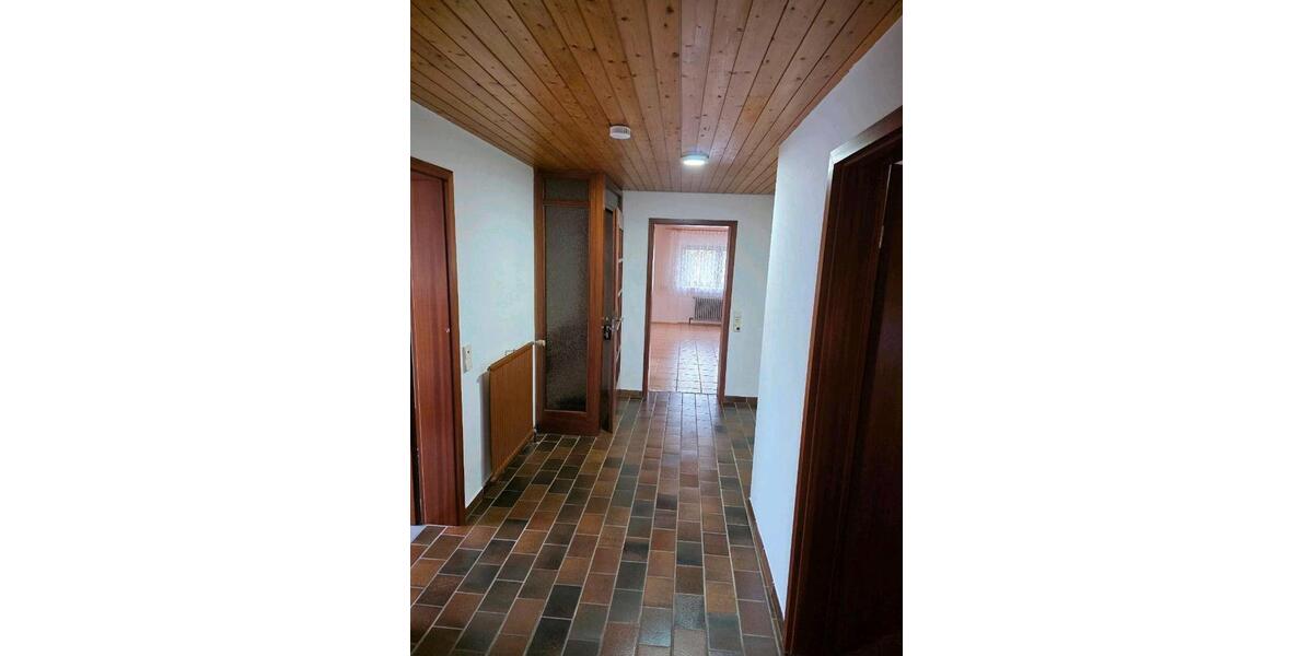 Dachgeschoßwohnung Wallhausen - 3.5 Zimmer, 125 m&sup2;, 890&euro; | Angebot:25638397