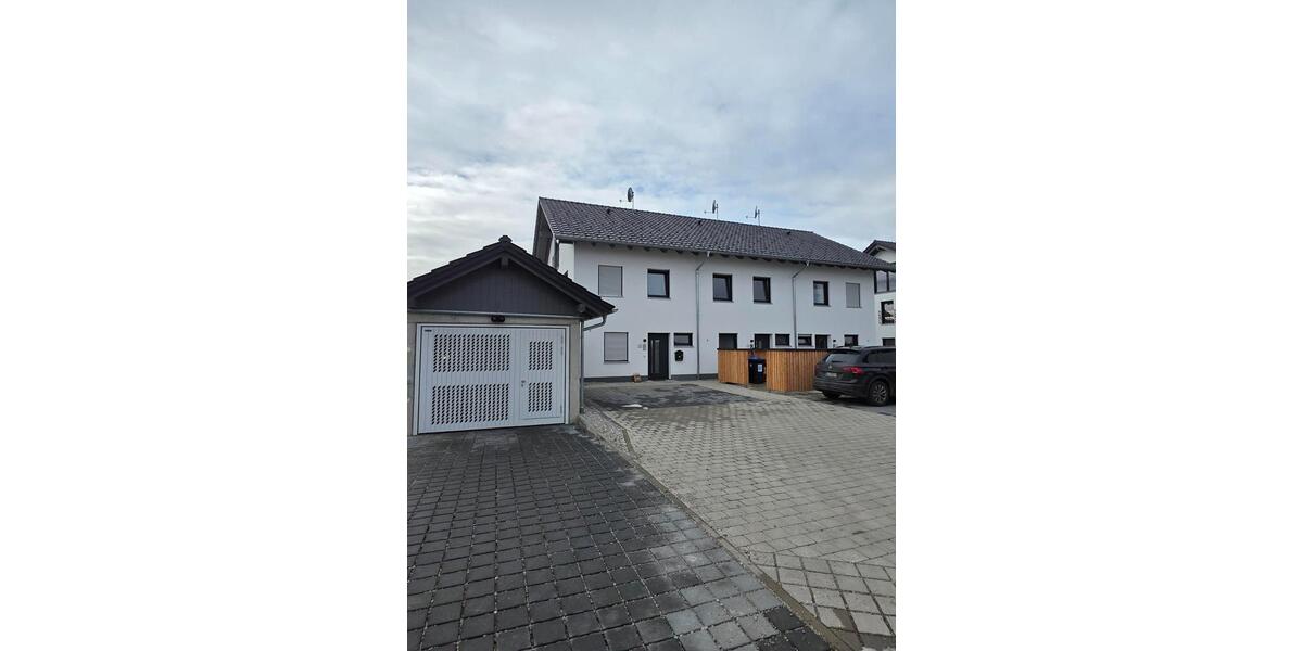 Reihenhaus Denklingen - 4 Zimmer, 127 m&sup2;, 1.750&euro; | Angebot:25175095