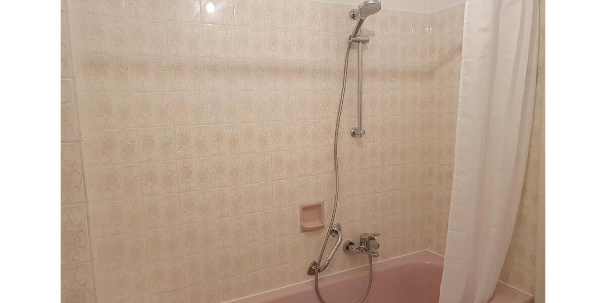 Etagenwohnung Burghausen - 2 Zimmer, 74 m&sup2;, 870&euro; | Angebot:25794987