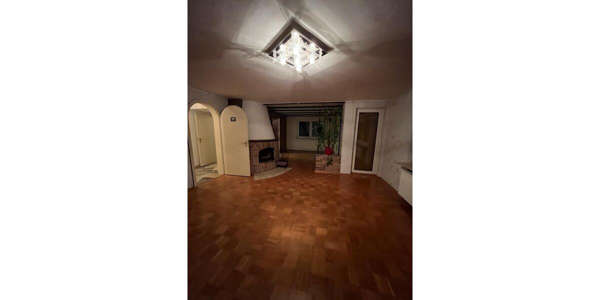 Erdgeschoßwohnung Neustadt (Hessen) - 5 Zimmer, 125 m&sup2;, 1.000&euro; | Angebot:24743067