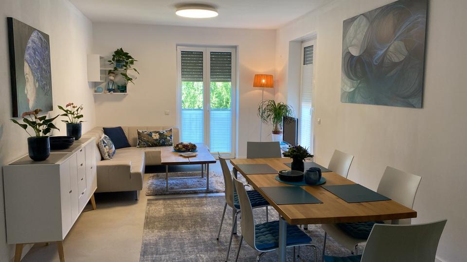 Frauen- 2er WG, komfortabel, WohnZimmer, Küche, Bad, möbliert