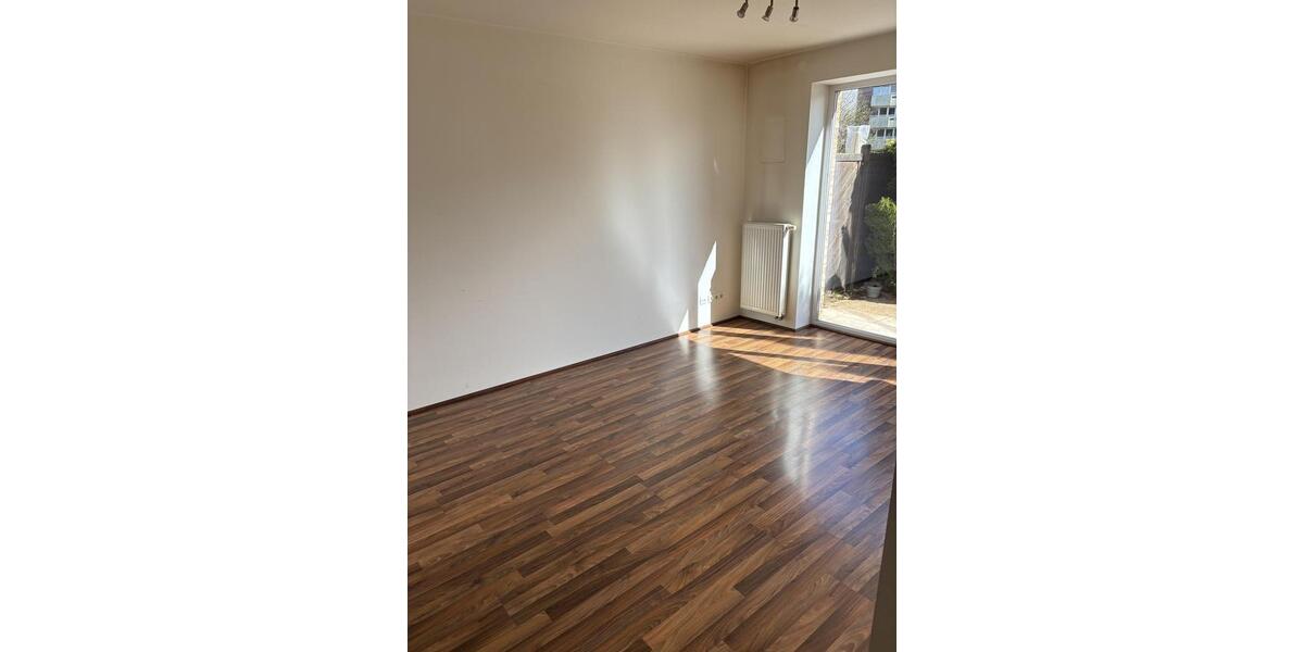 Erdgeschoßwohnung Hamburg Eimsbüttel - 3 Zimmer, 82 m&sup2;, 1.100&euro; | Angebot:26048671