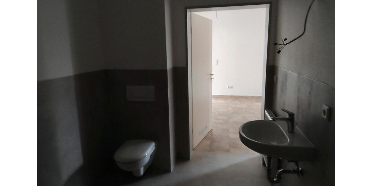 3 Zimmer Wohnung,2 Schlafzimmer, Bad, Gäste WC, Parkplatz 3 zimmer