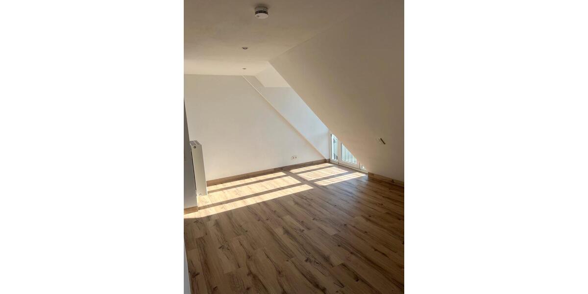 Dachgeschoßwohnung Bad Bocklet - 3 Zimmer, 130 m&sup2;, 1.170&euro; | Angebot:26459668