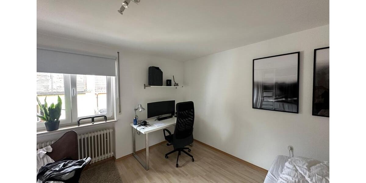 2-Zimmer Küche, Diele, Bad, Balkon zimmer