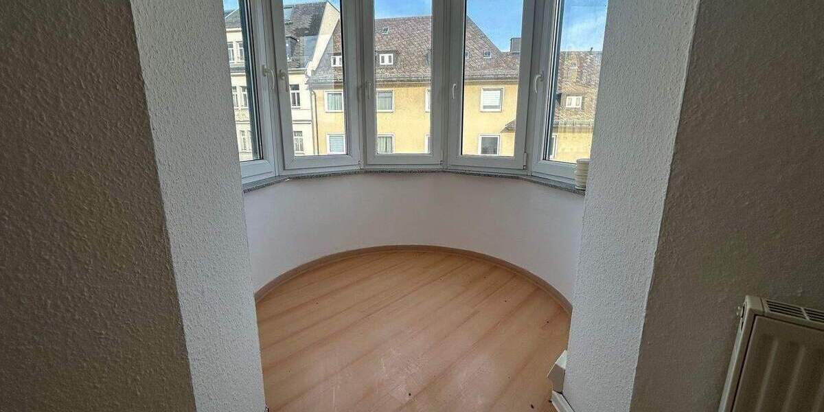 Etagenwohnung Plauen Stadtmitte - 2 Zimmer, 69 m&sup2;, 320&euro; | Angebot:26092028