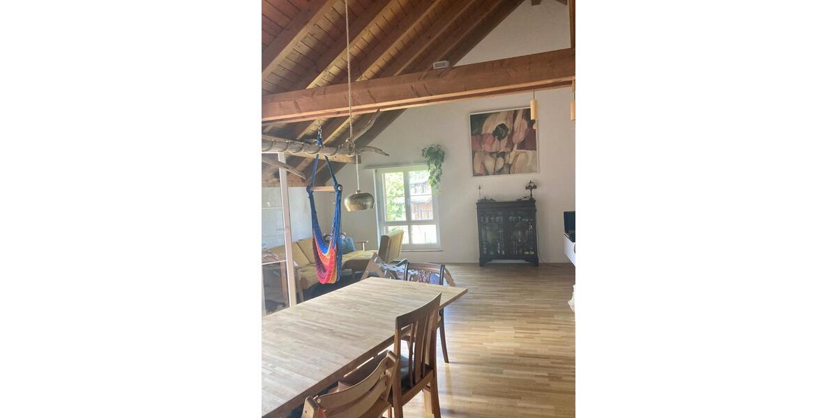 Dachgeschoßwohnung Konstanz Allmannsdorf - 5.5 Zimmer, 120 m&sup2;, 2.000&euro; | Angebot:24690431