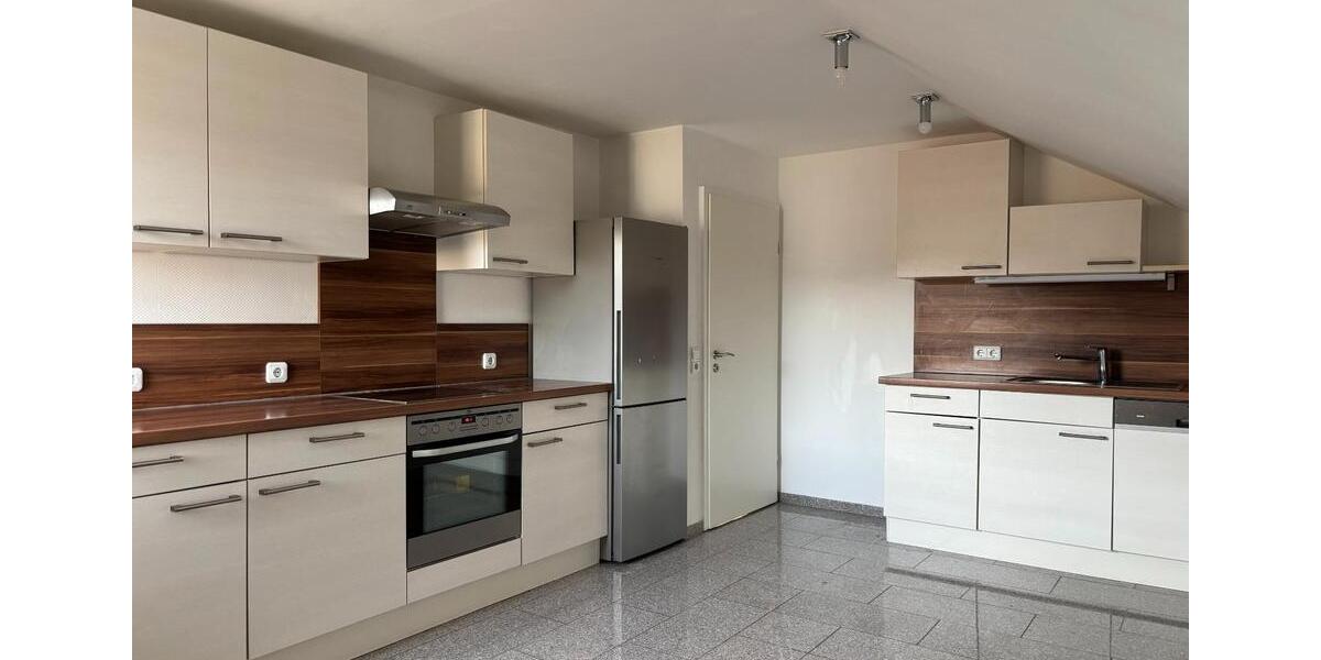 Dachgeschoßwohnung Kulmbach Blaich - 4 Zimmer, 165 m&sup2;, 1.300&euro; | Angebot:26413696