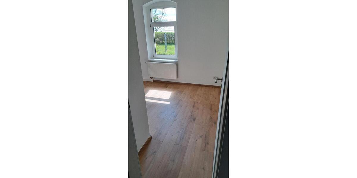 Etagenwohnung Geringswalde - 4 Zimmer, 93 m&sup2;, 590&euro; | Angebot:26330026