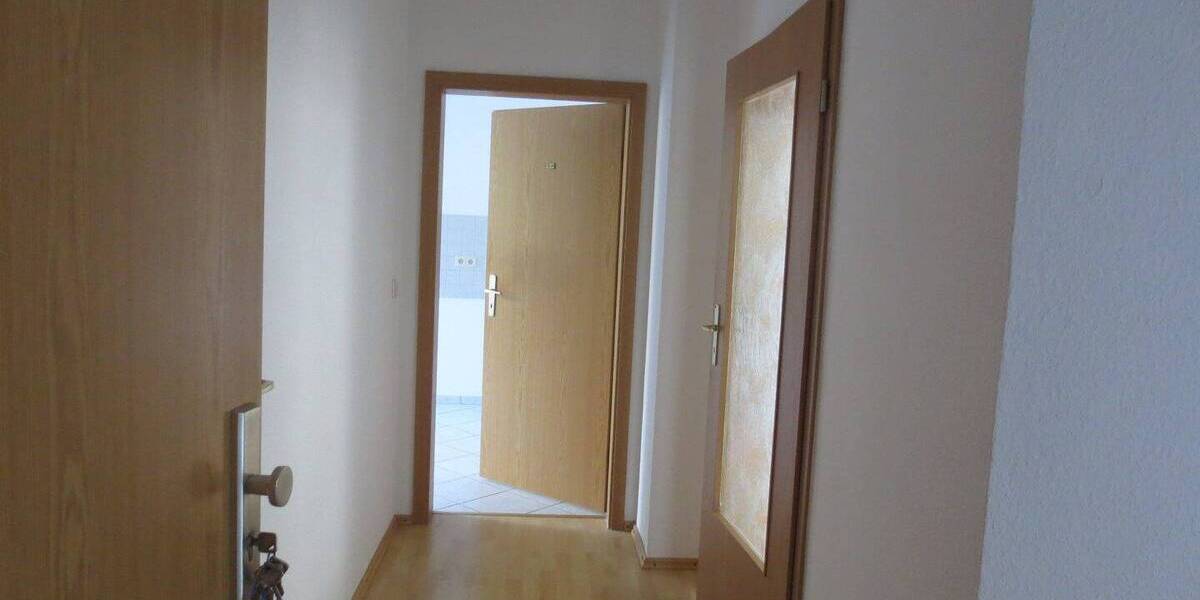 Etagenwohnung Plauen Haselbrunn - 3 Zimmer, 70 m&sup2;, 300&euro; | Angebot:26723034