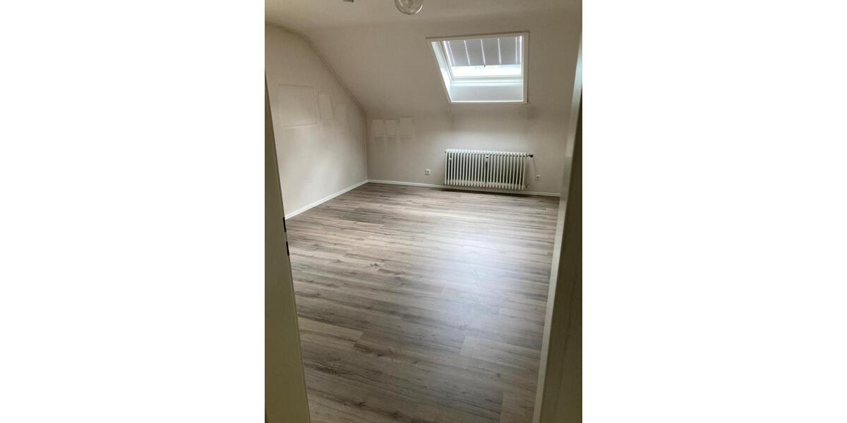 Dachgeschoßwohnung Nagold - 3 Zimmer, 92 m&sup2;, 900&euro; | Angebot:26632309