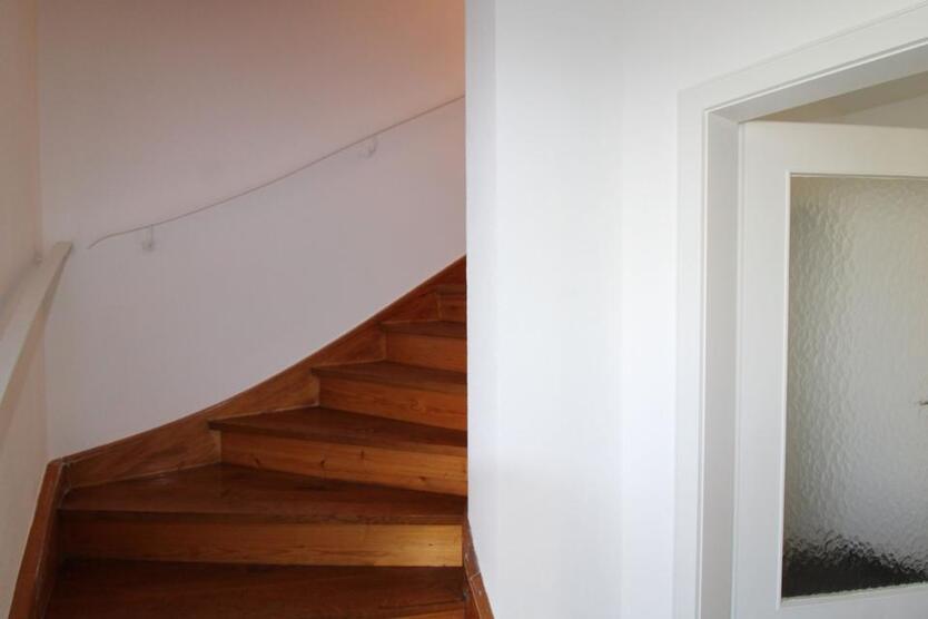 Frisch renoviert & bezugsfrei – charmantes Reihenmittelhaus mit Garten in Ansbach-Weinberg