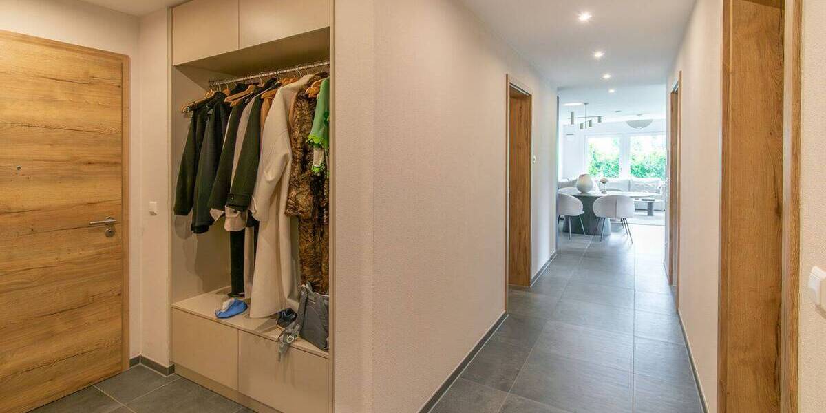Etagenwohnung Tettnang - 3 Zimmer, 96 m&sup2;, 1.512&euro; | Angebot:26730713