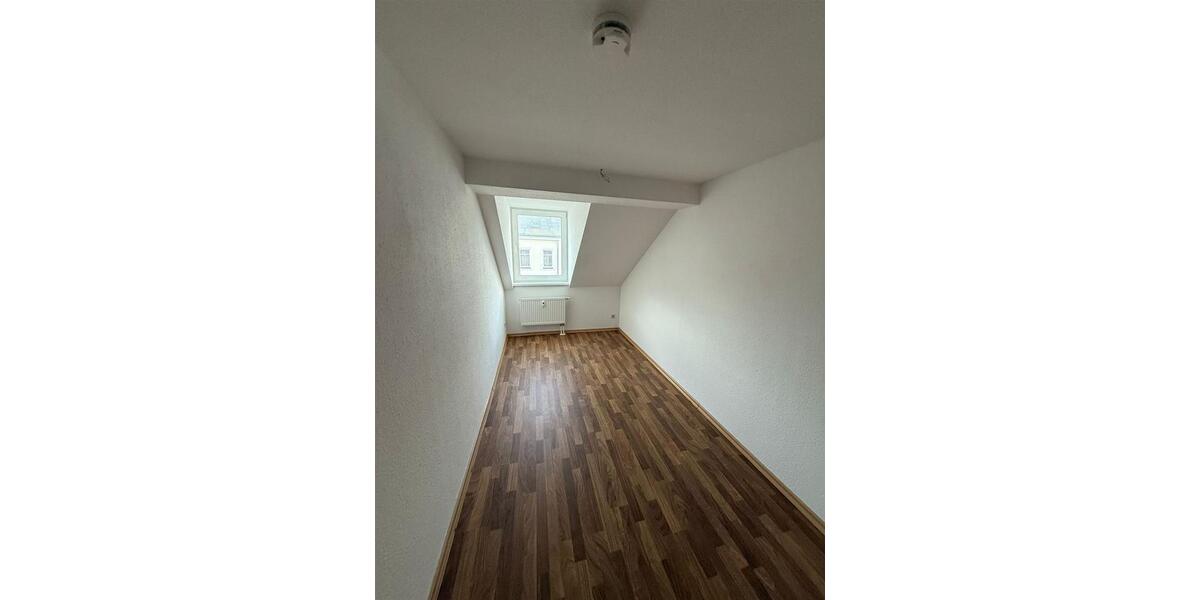Dachgeschoßwohnung Chemnitz Bernsdorf - 3 Zimmer, 58 m&sup2;, 299&euro; | Angebot:26038021