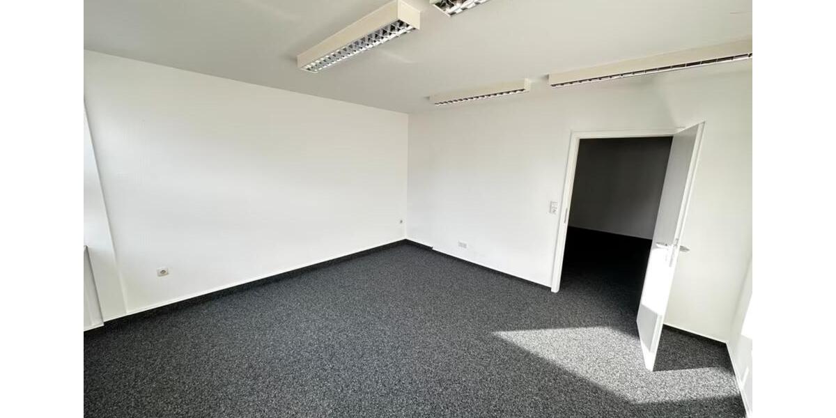Attraktive Gewerbefläche in Top-Lage Korbach -Büro, Praxis etc. zimmer