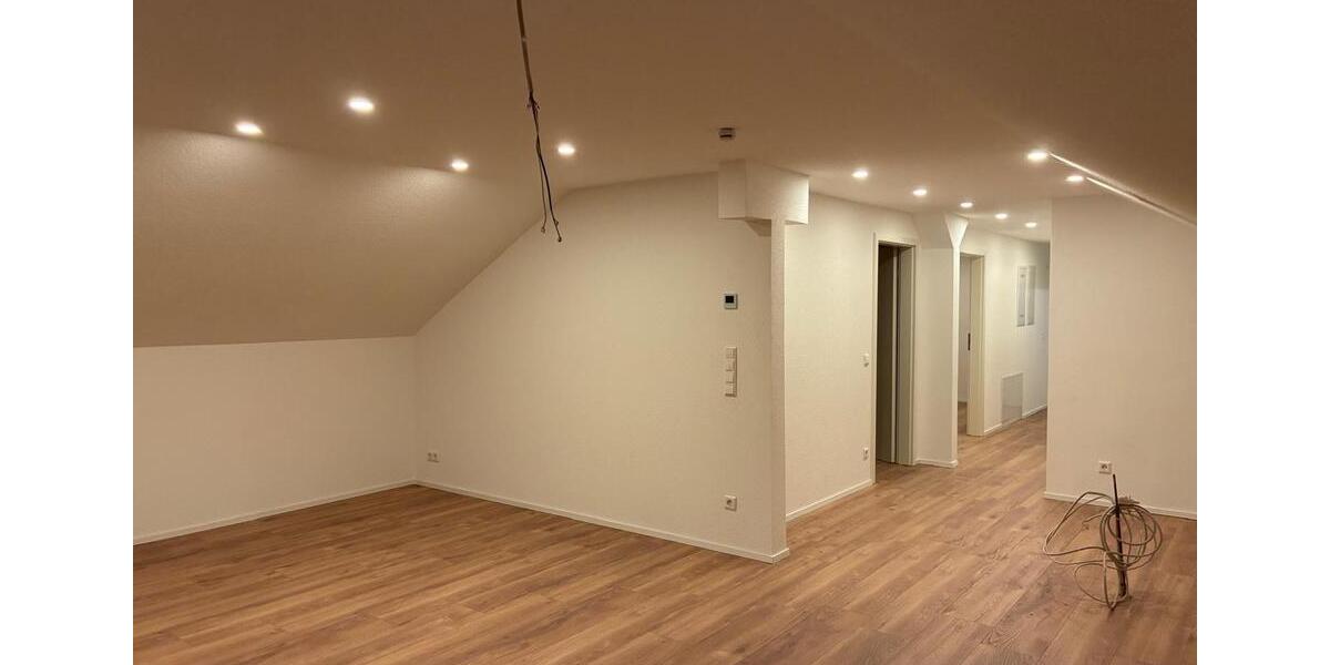 Dachgeschoßwohnung Lörrach Brombach - 3 Zimmer, 74 m&sup2;, 1.380&euro; | Angebot:25844602