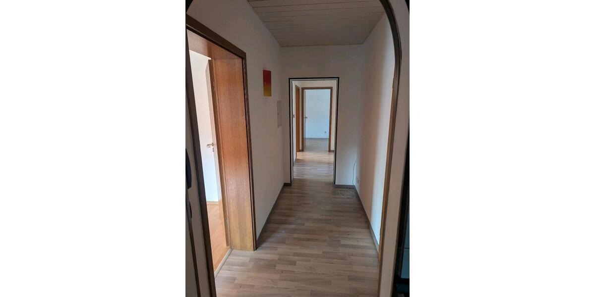 Etagenwohnung Butzbach - 4 Zimmer, 108 m&sup2;, 1.150&euro; | Angebot:25934564