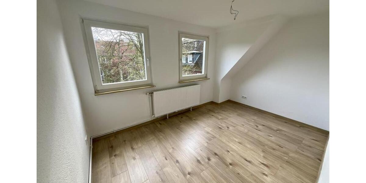 Dachgeschoßwohnung Wilhelmshaven Aldenburg - 3 Zimmer, 63 m&sup2;, 479&euro; | Angebot:24152992