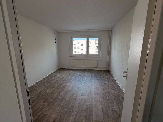 Etagenwohnung Kiel Mettenhof - 3 Zimmer, 91 m&sup2;, 882&euro; | Angebot:26170341