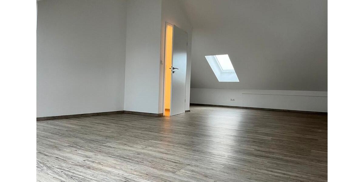 Etagenwohnung Schwandorf - 5 Zimmer, 140 m&sup2;, 1.680&euro; | Angebot:26632555